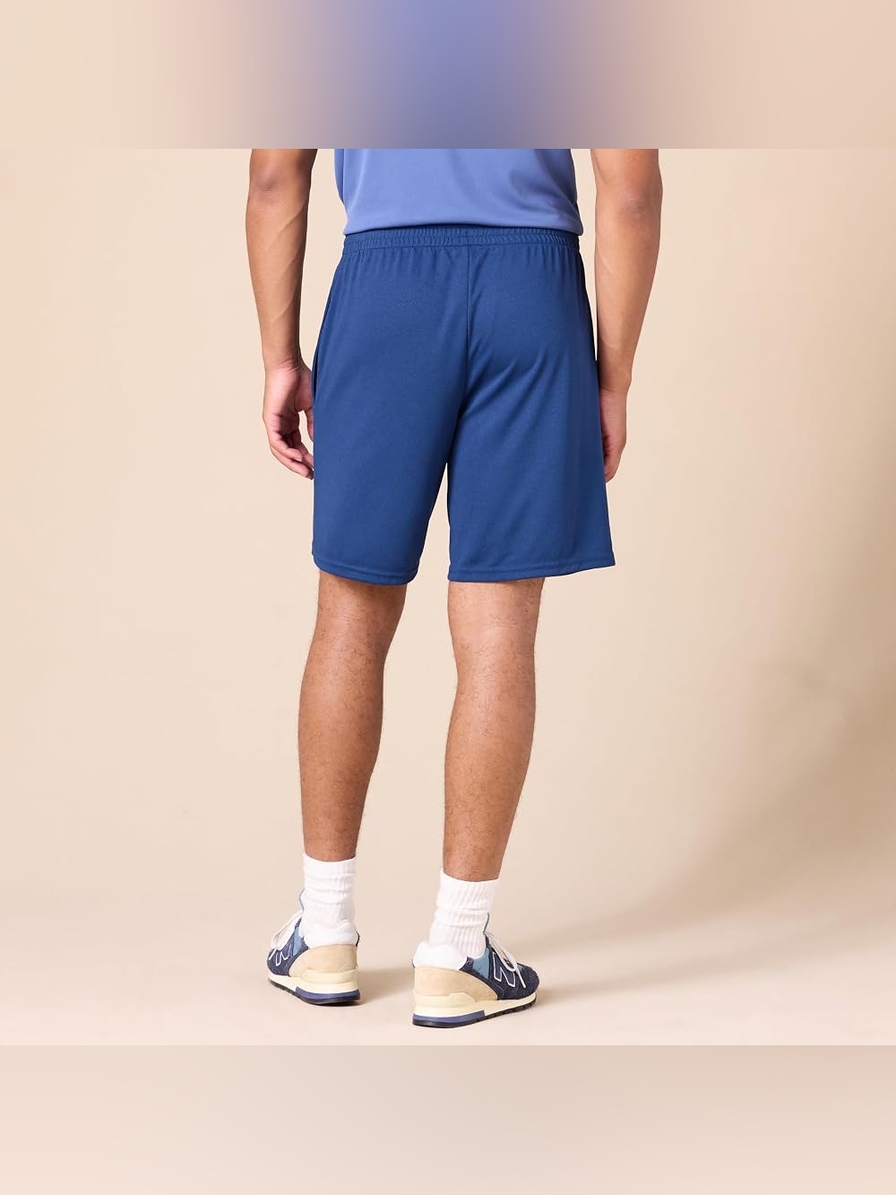 Amazon Essentials Performance Tech Loose-Fit Shorts - Picture 2 of 7